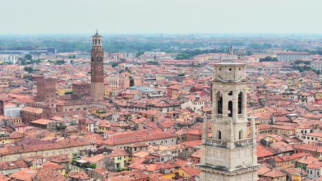 Picturesque-city-center-of-Verona,-Italy