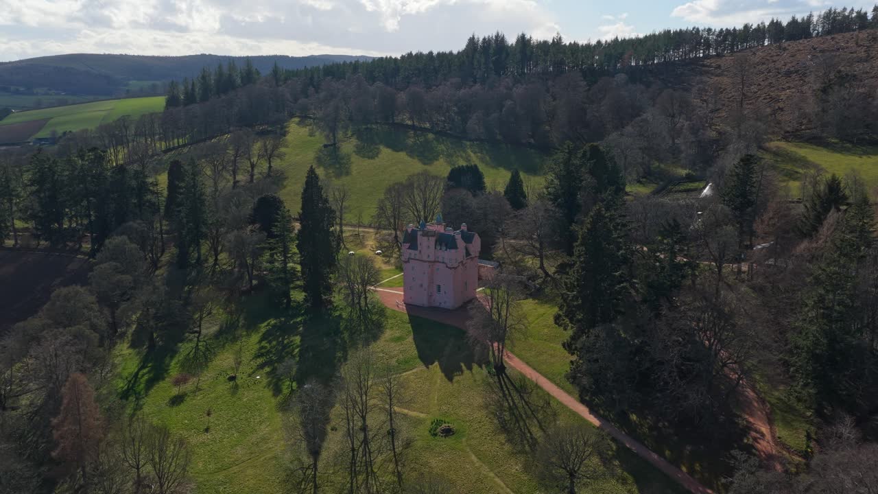 Luftfoto af Craigievar Castle i de skotske højlande