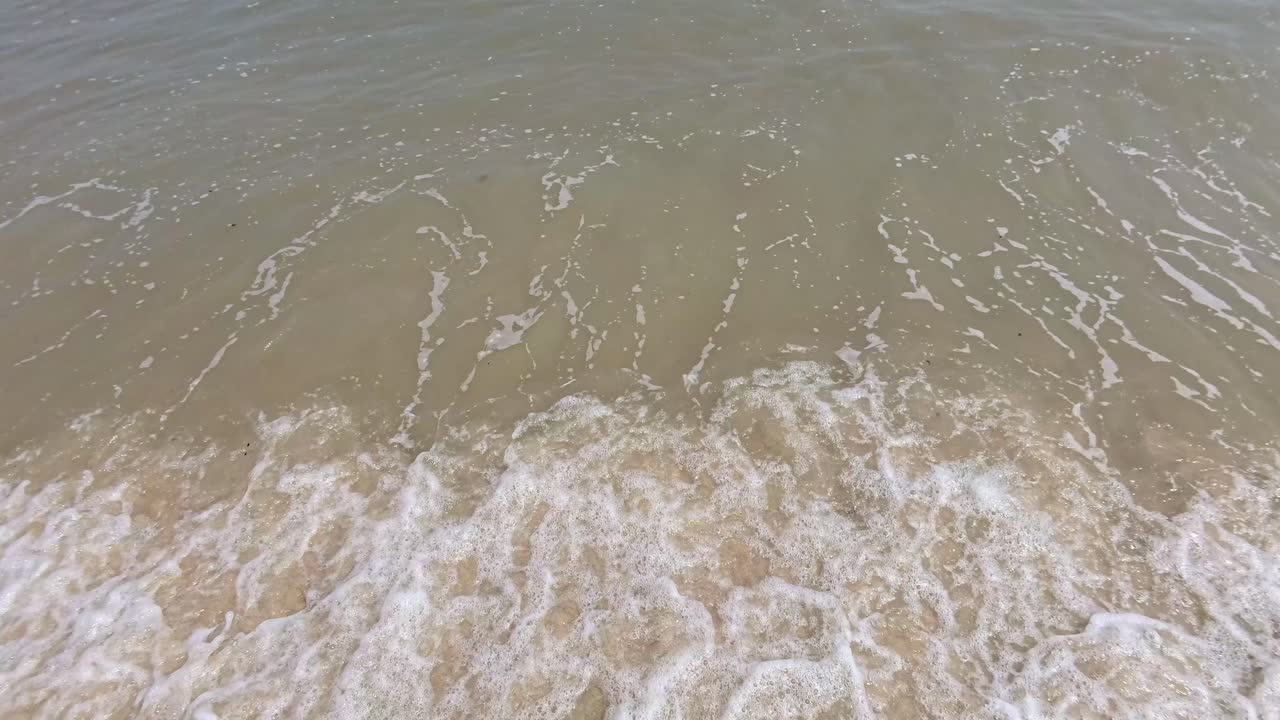 모래 해변 의 파도