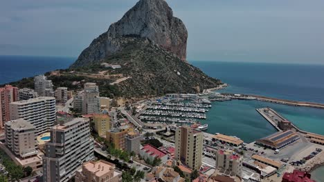 penon de ifach y ciudad de calpe, alicante