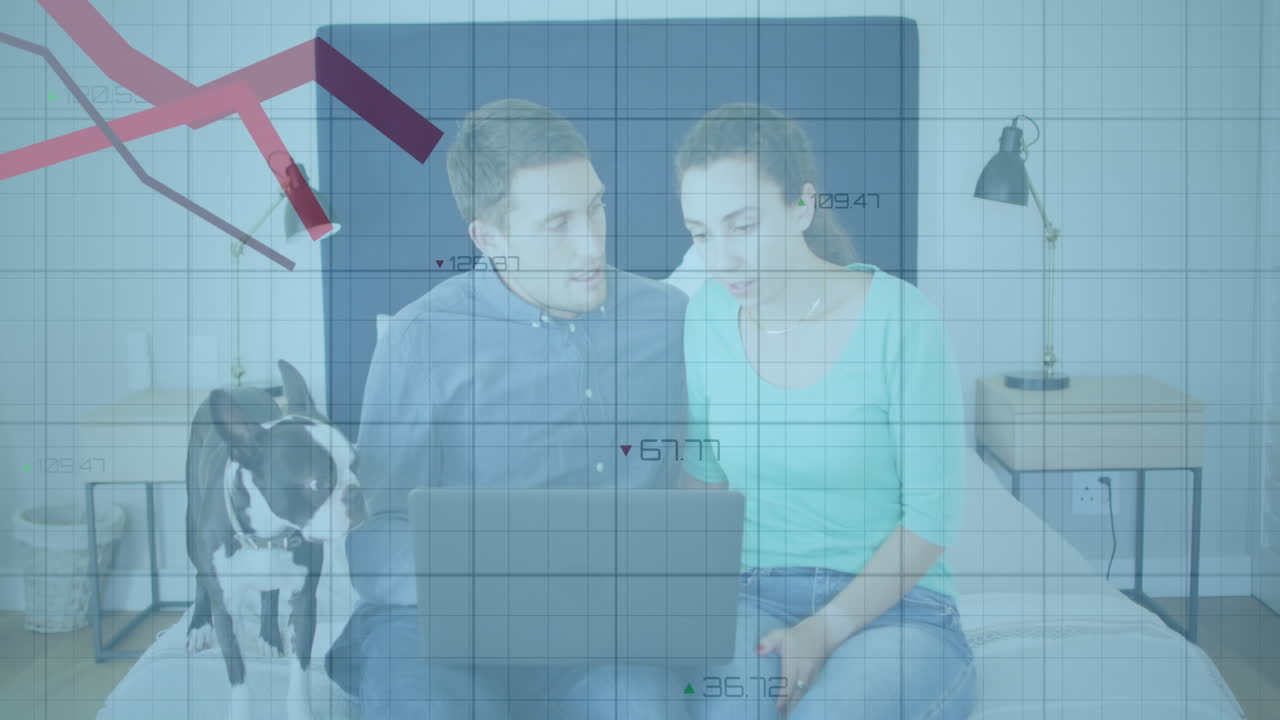 집에서 노트북을 함께 사용하는 백인 커플에 대한 통계 데이터 처리 애니메이션