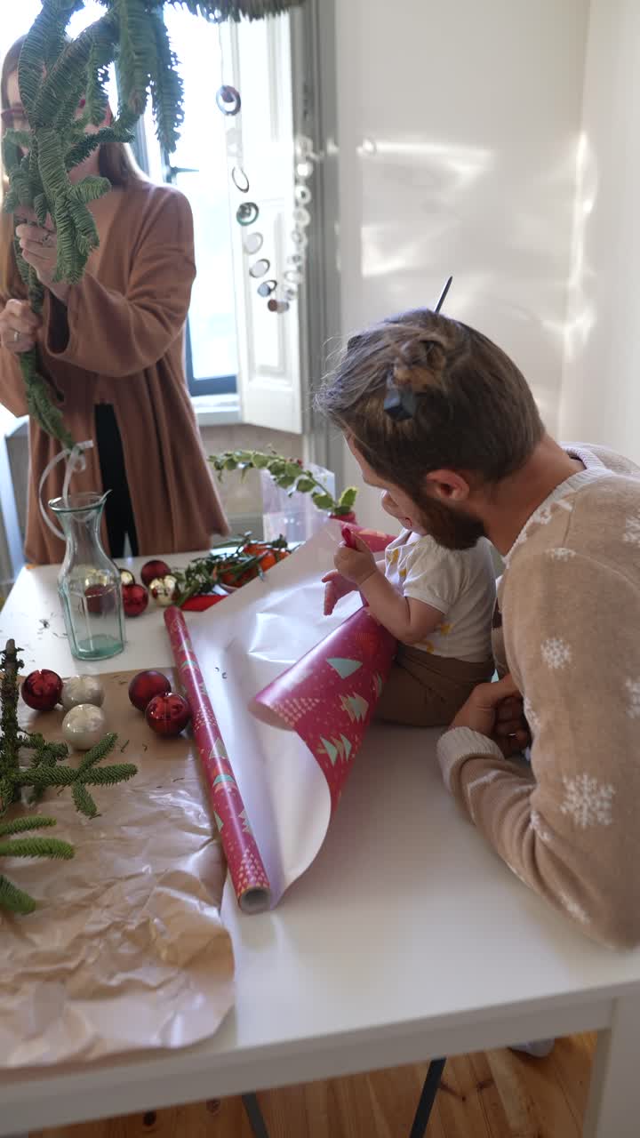 preparativos familiares para la navidad