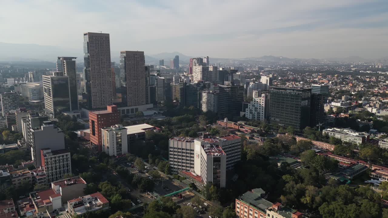 Polanco drone görüntüleri Meksika Şehri mahallesini gösteriyor