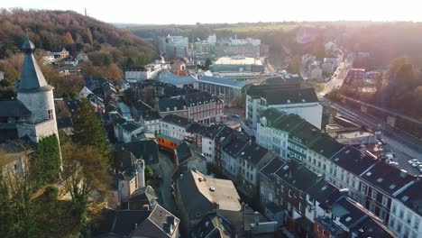 Vista-Aérea-Sobre-La-Pintoresca-Ciudad-Tradicional-Alemana-En-Stolberg,-Renania,-Paisaje-Urbano