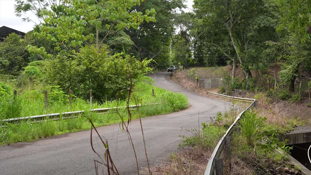 High-end electric car brand Seres 5, on the road