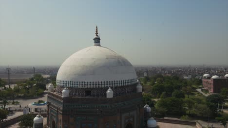 Aerial-view-of-the-Tomb-of-Hazrat-Shah-Rukn-e-Alam-in-Multan-City-in-Punjab,-Pakistan