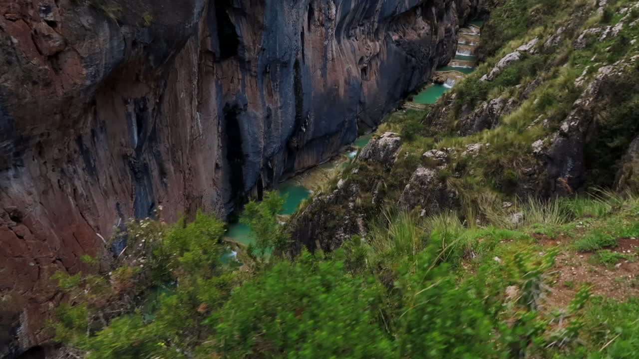 lagunas turquesas de milpo en ayacucho