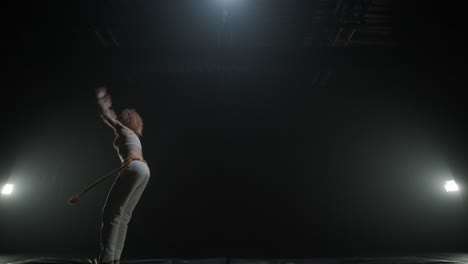 el rendimiento de la capoeira