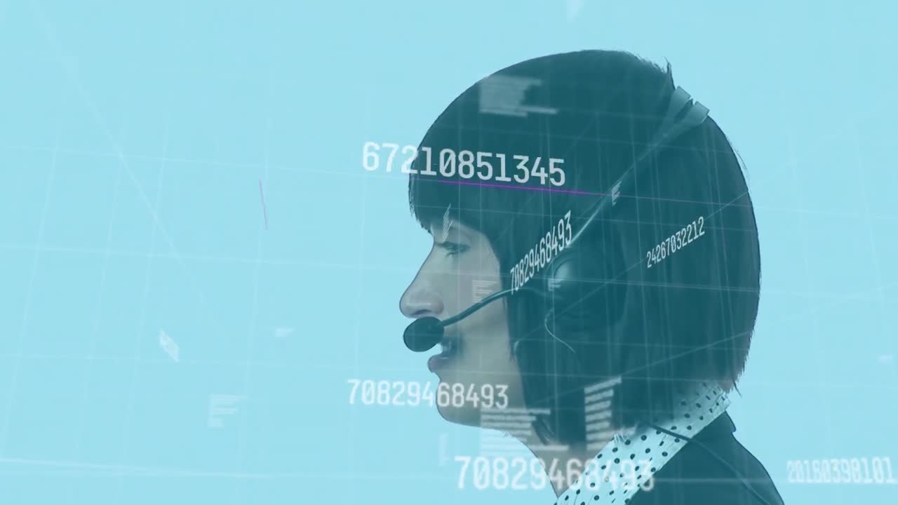 행복한 두 인종 여성 컨설턴트에 대한 그래프와 숫자의 애니메이션