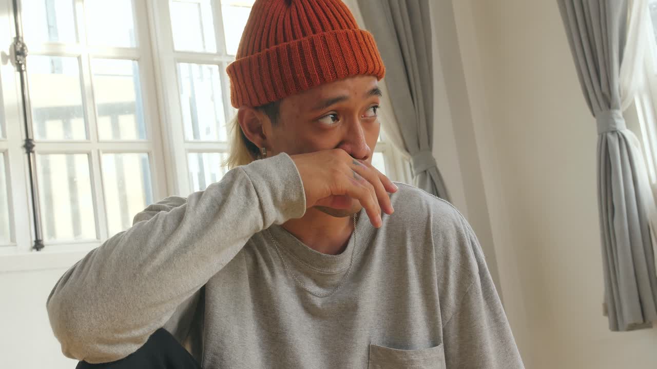 Asian Male Dancer Take A Rest, Video In 4K 50Fps