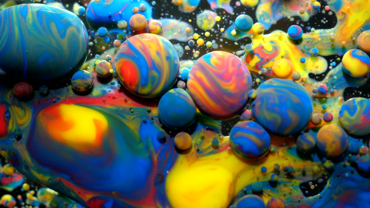 movimiento lento colores brillantes burbujas de aceite hermosa pintura color del universo movimiento de primer plano multicolor. pintura acrílica. superficie fantástica. abstracto pintura de colores estructura de metamorfosis burbujas coloridas