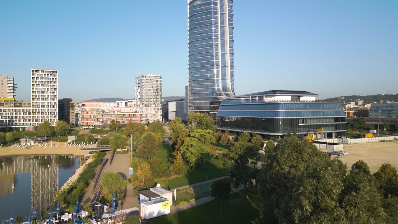 el dron revela el campus de mol en budapest, hungría.