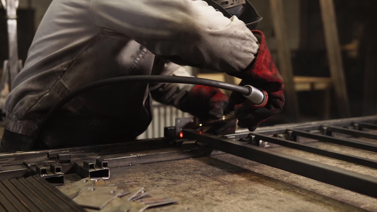 금속 용접 과정