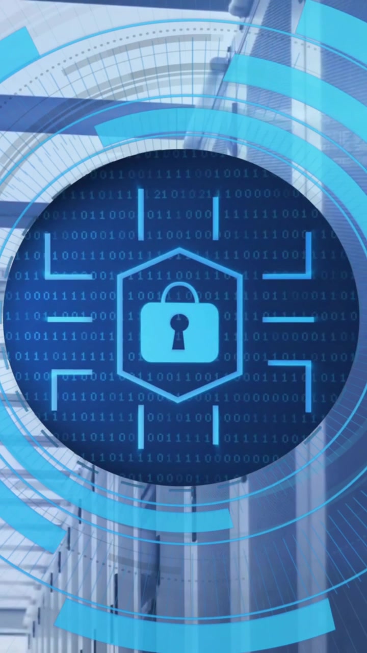 Animazione di uno scanner circolare con icona di lucchetto per la sicurezza della rete sopra una sala server.