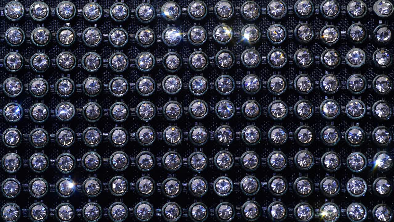 el brillo de los diamantes brillantes.