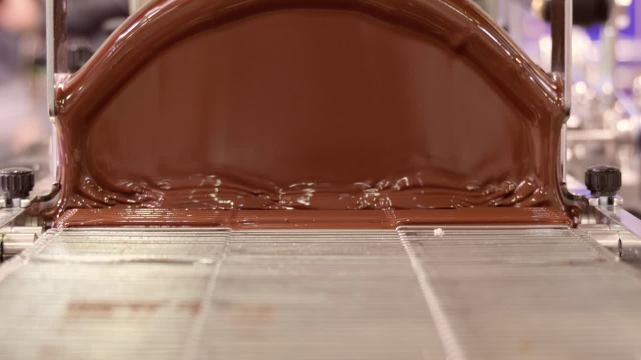 producción de productos de chocolate, máquina para mezclar chocolate.