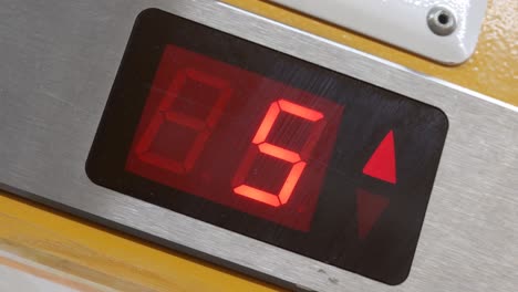 Display-in-elevator-showing-change-of-floors