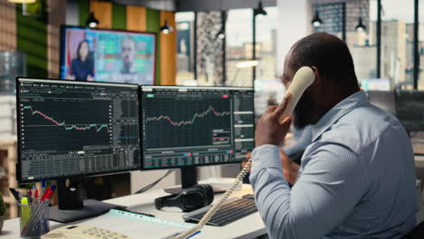 investment consultant calls clients to withdraw money after black swan event