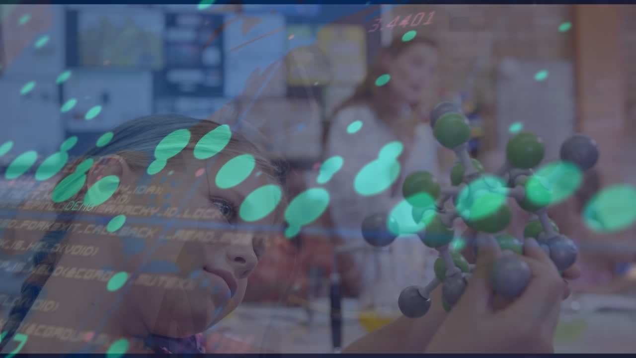 animación de puntos y números que se mueven sobre chica caucásica con modelo molecular en el aula