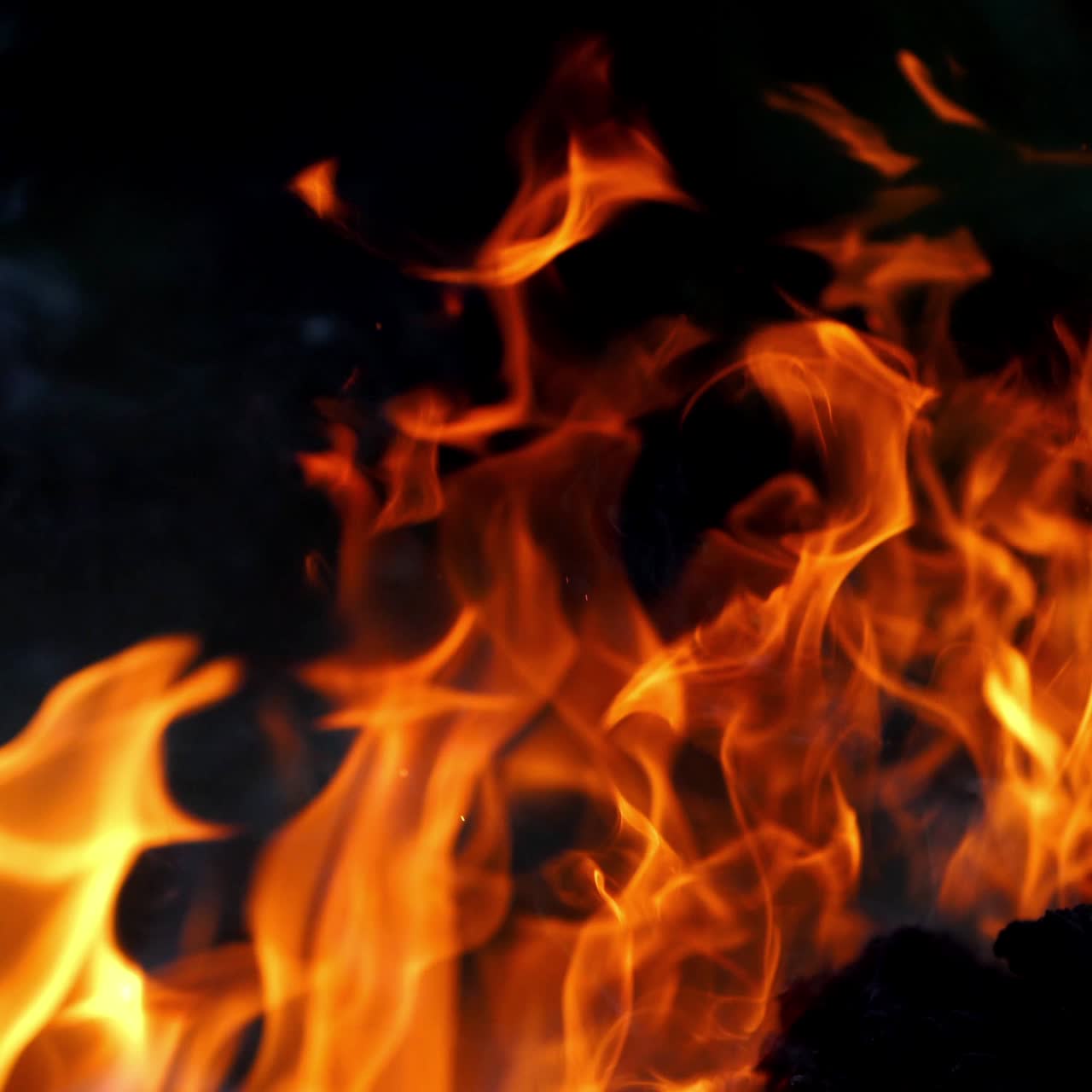 Primo piano di fuoco e fiamme