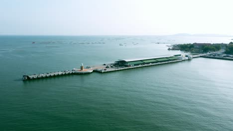 Seafood-local-fresh-market-from-fishermen-in-Chonburi,-Thailand