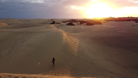 Sanddünen-Wüste-Gegen-Meereslandschaft-In-Maspalomas-Gran-Canaria-Wüsten-In-Der-Nähe-Der-Küste