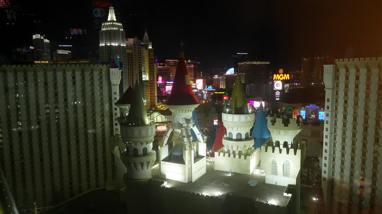 Natteudsigt over Excalibur Hotel og Casino på Las Vegas Strip