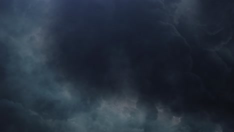 Tormentas-Eléctricas-De-4k,-Nubes-Oscuras-Y-Relámpagos-En-El-Cielo