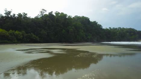 Tropisches-Paradies-An-Einem-Strand-In-Costa-Rica