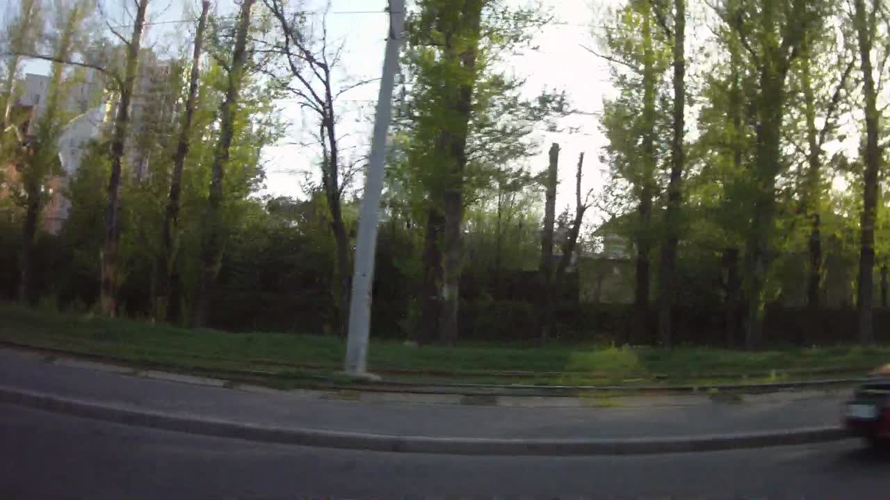 Şehrin Sokakları ve Araba. Donetsk, Ukrayna