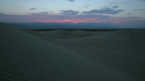 Zeitraffer-Dämmerung-über-Schöne-Sanddünen-Am-White-Sands-National-Monument