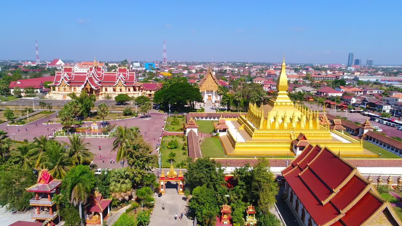 aéreo vientiane laos capitolio templo palacio volador ver drone imágenes pha that luan