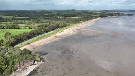 Luftpanorama-Von-Woodstown-Beach,-Waterford,-Irland-An-Einem-Sonnigen-Herbstmorgen