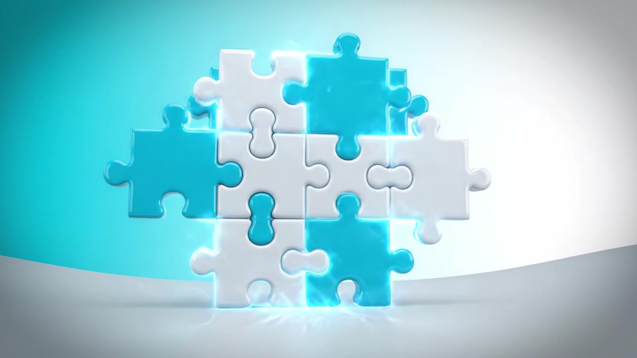 Coloridas piezas de rompecabezas creando una forma cohesiva sobre un fondo degradado azul y blanco, simbolizando unidad y resolución de problemas en un contexto creativo.