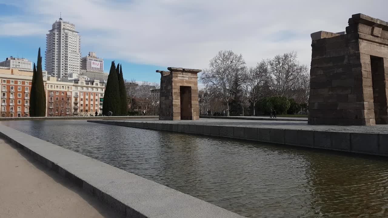 마드리드 의 웨스트 파크 에 있는 데보드 사원 - 데보드 성전