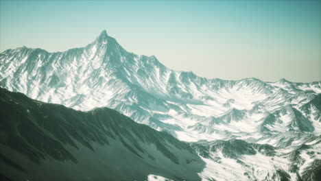 Panoramic-view-of-the-ski-slope-with-the-mountains