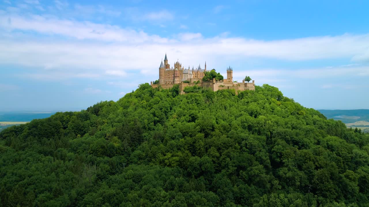 hohenzollern 성, 독일. 공중 fpv 드론 비행.