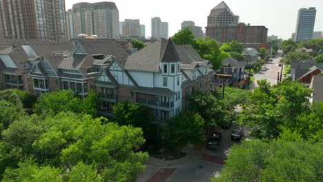 Casas-En-El-Centro-De-La-Ciudad-De-Texas,-EE.UU.