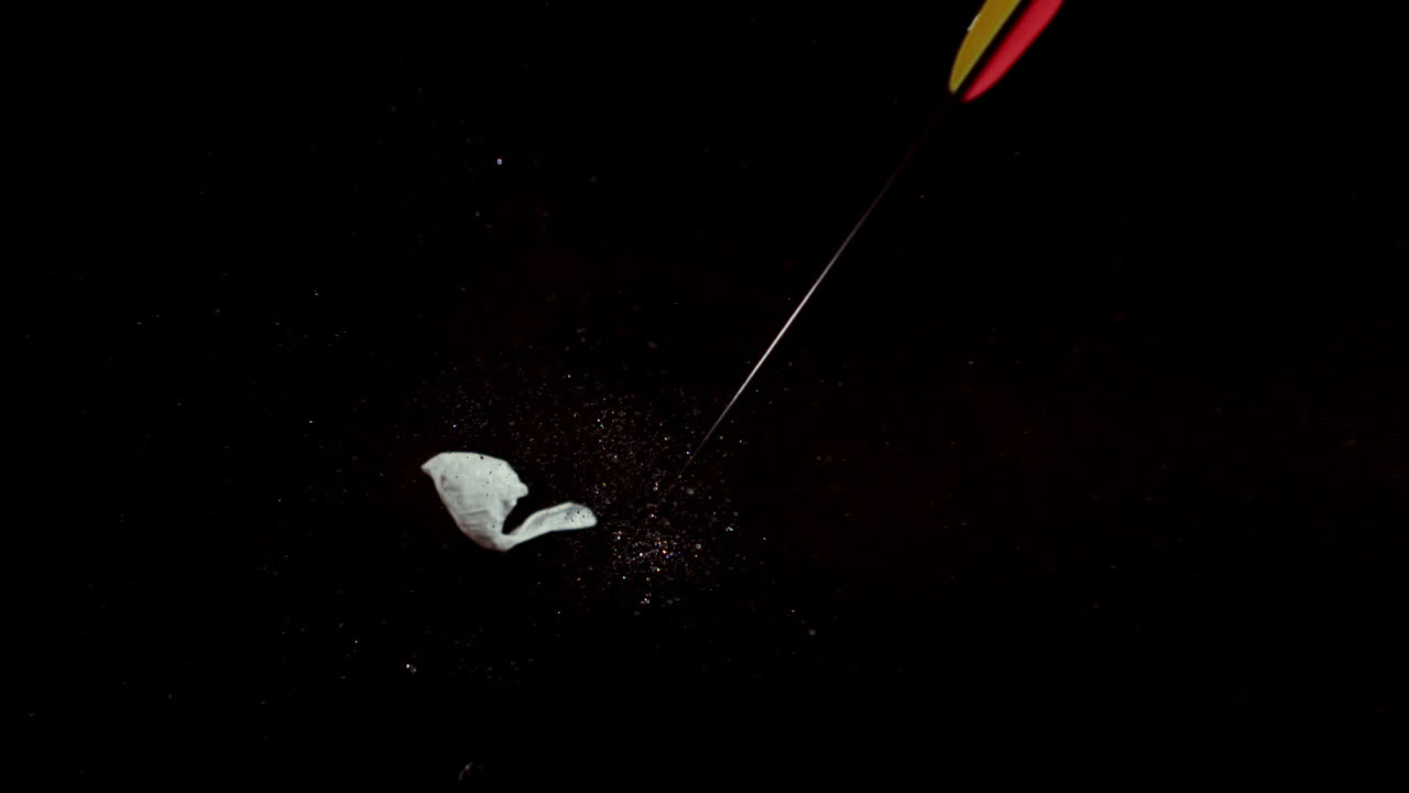 물 풍선 을 터뜨리는 화살