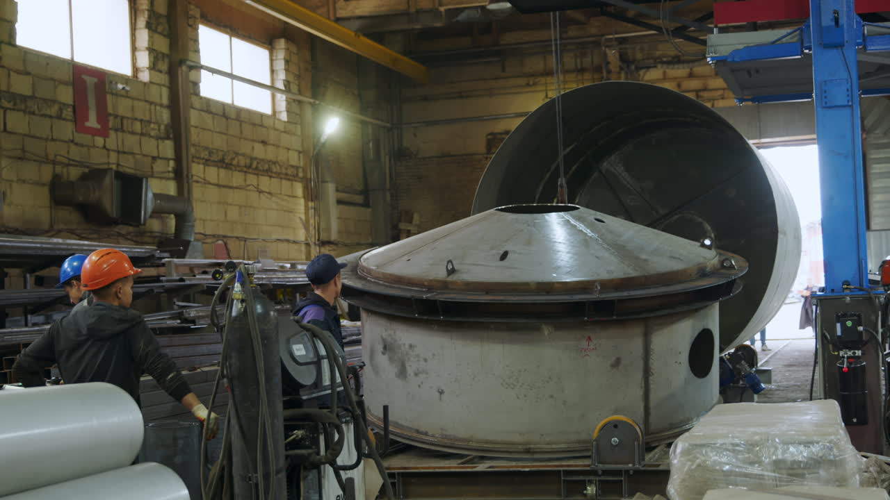 fabricación de metales en una fábrica