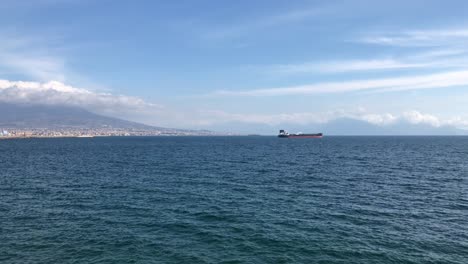 Sea-view-in-city-of-Napoli,-Italy