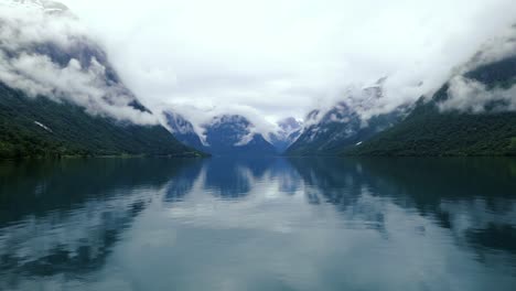 Beautiful-Nature-Norway-lovatnet-lake.