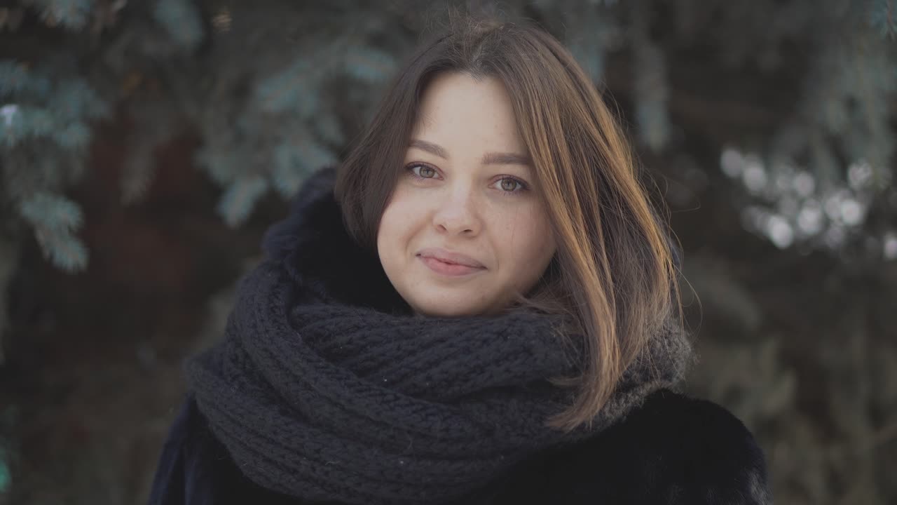 женщина в зимнем портрете