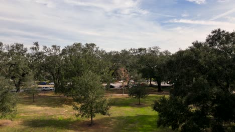 Aerial-reveal-of-the-Gibson-Hall-of-Tulane-University-in-New-Orleans