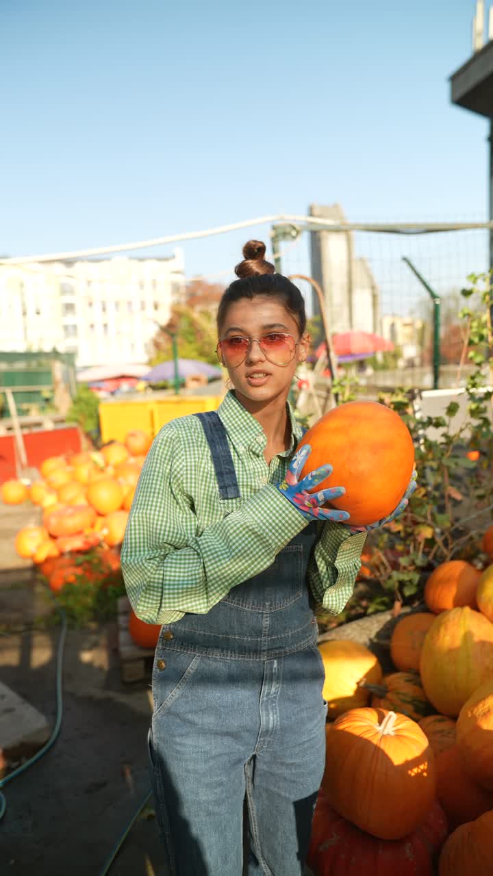 호박 을 뽑는 여자