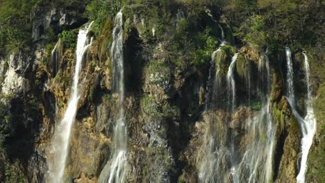 View-of-the-tall,-thin-waterfalls-of-Veliki-Slap-in-Plitvice-Lakes-National-Park-in-Croatia,-Europe