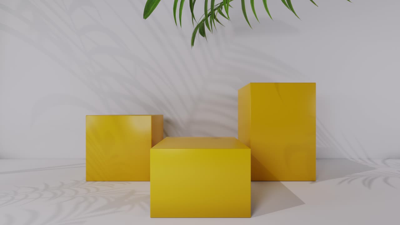 Esposizione minimalista del prodotto con cubi gialli e ombre di palme