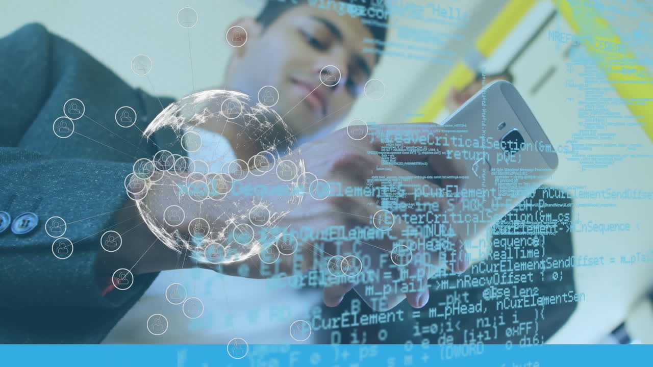 animación del globo y procesamiento de datos sobre un hombre de negocios que usa un teléfono inteligente