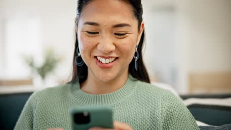 Happy-woman,-sofa-and-phone-for-funny-chat