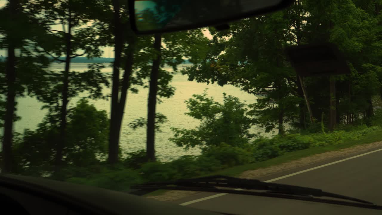 2020년 여름 마부 산타라에서 그랜드 트래버스 베이로 운전